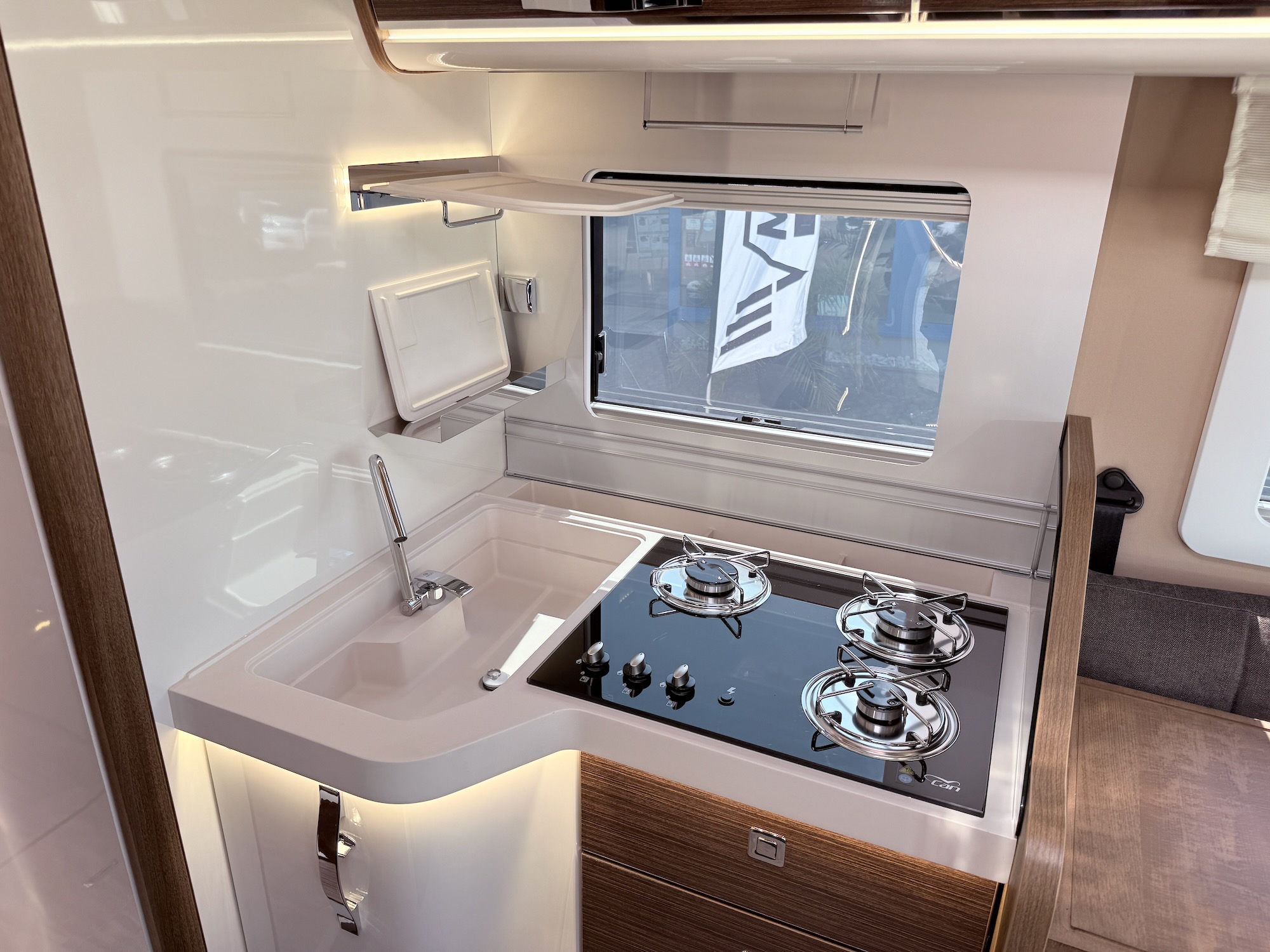 Mobilvetta K-Yacht 86 Kueche offen