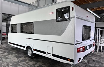 LMC Style 490 K Wohnwagen mieten - Heckansicht