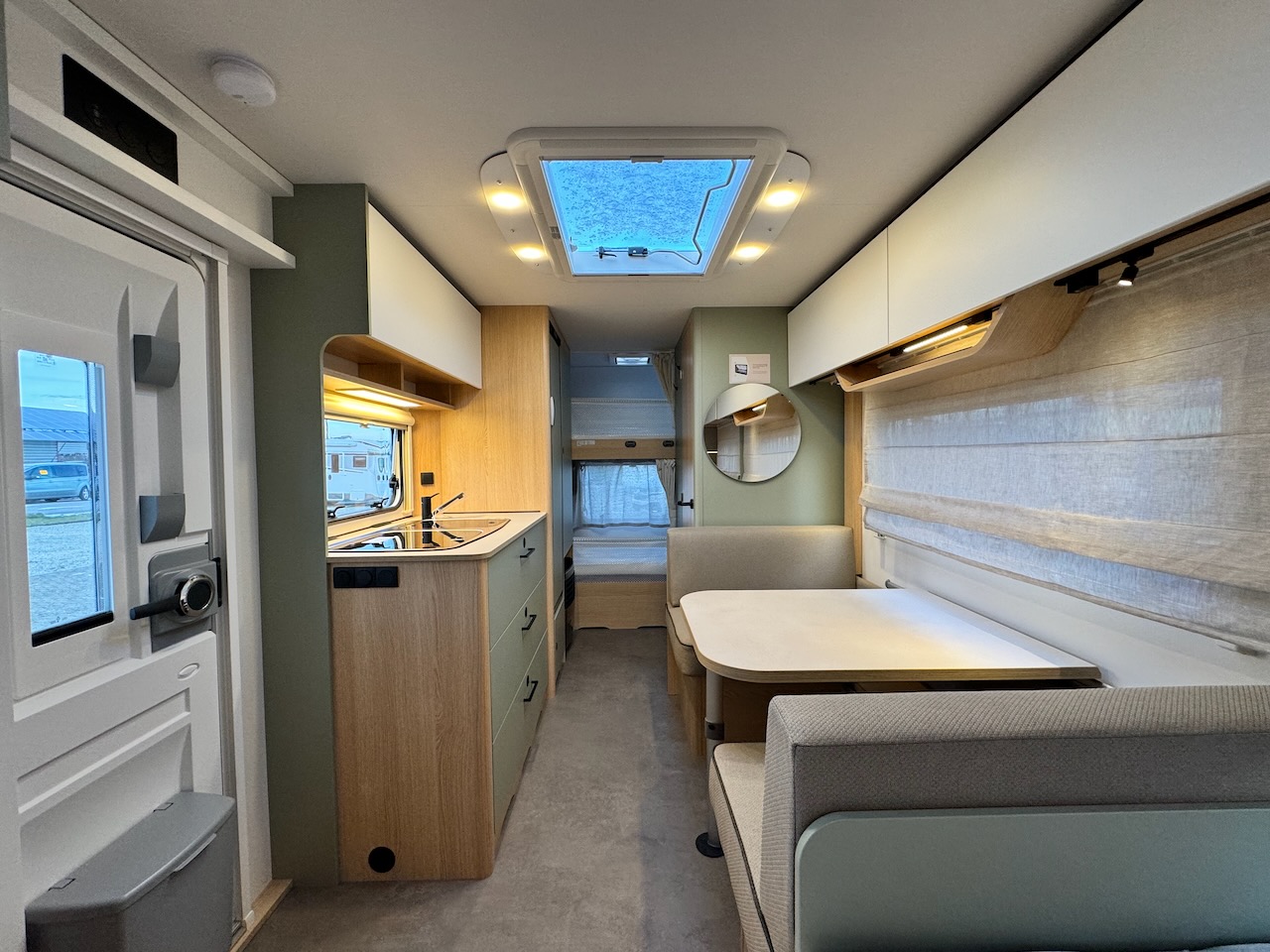 LMC Style 490 K Innenansicht Wohnwagen