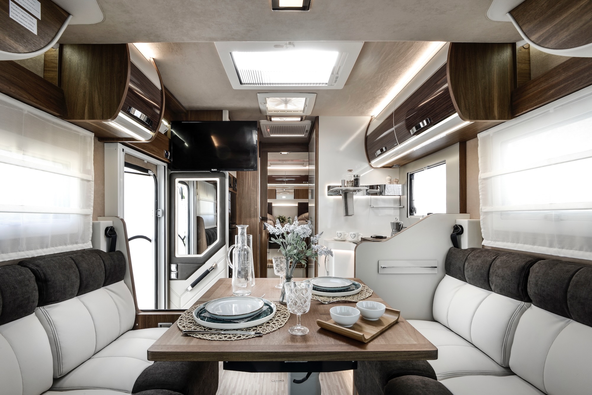 Polstervariante Prestige Brown in der Mobilvetta K-Yacht Tekno Line