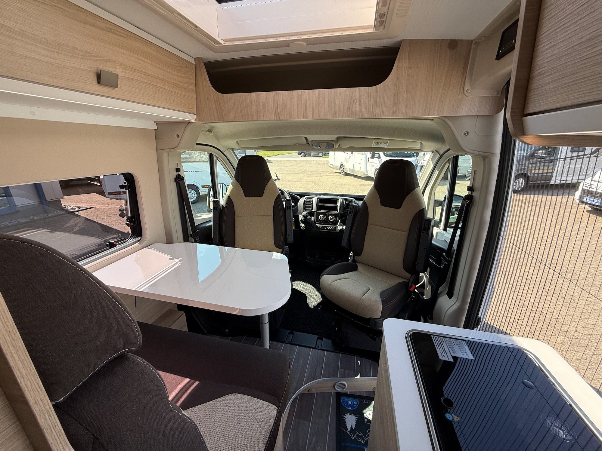 Forster Campervan Livin up 636 EB Sitzgruppe