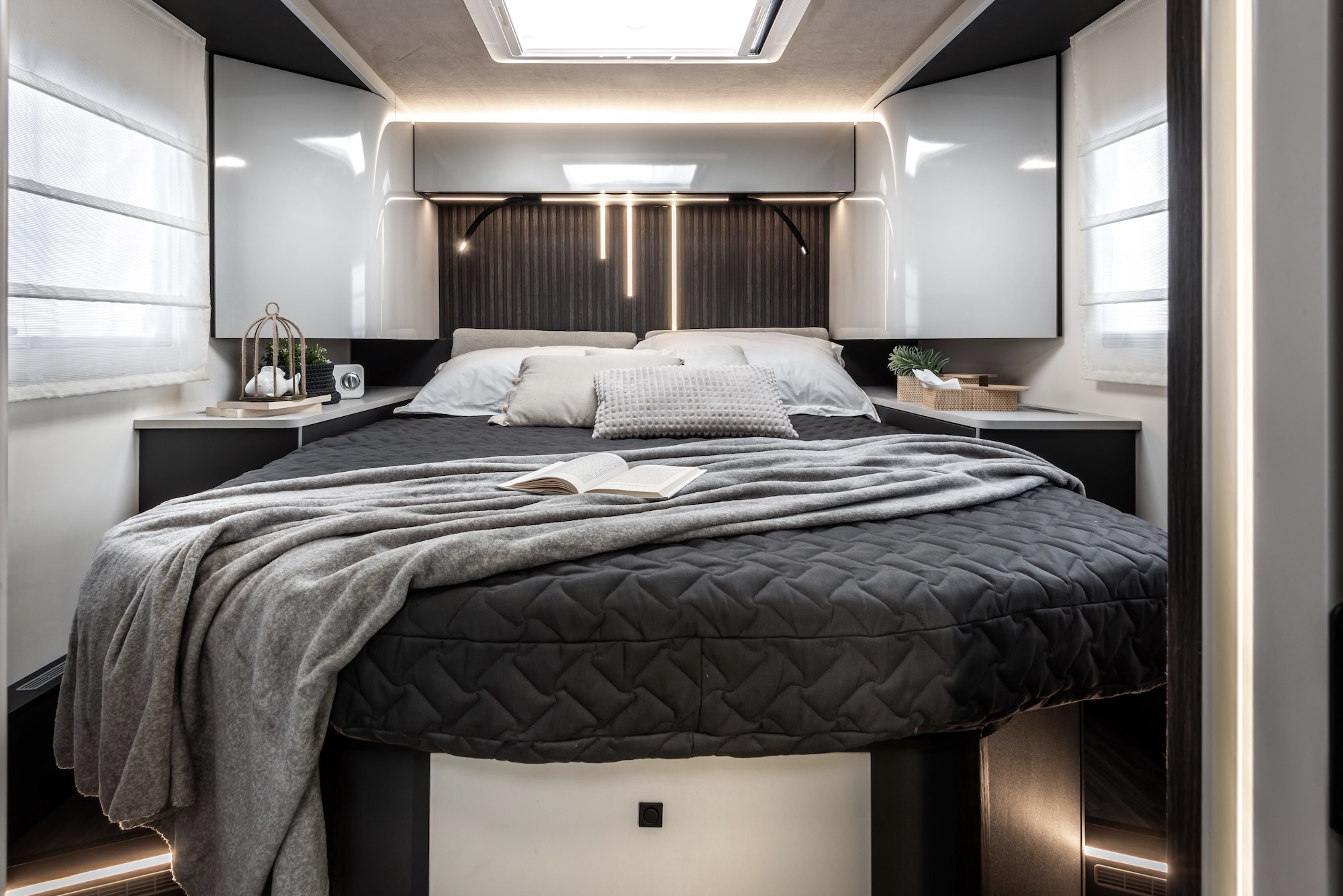 Queensbett im Heck des Mobilvetta Kea P 90