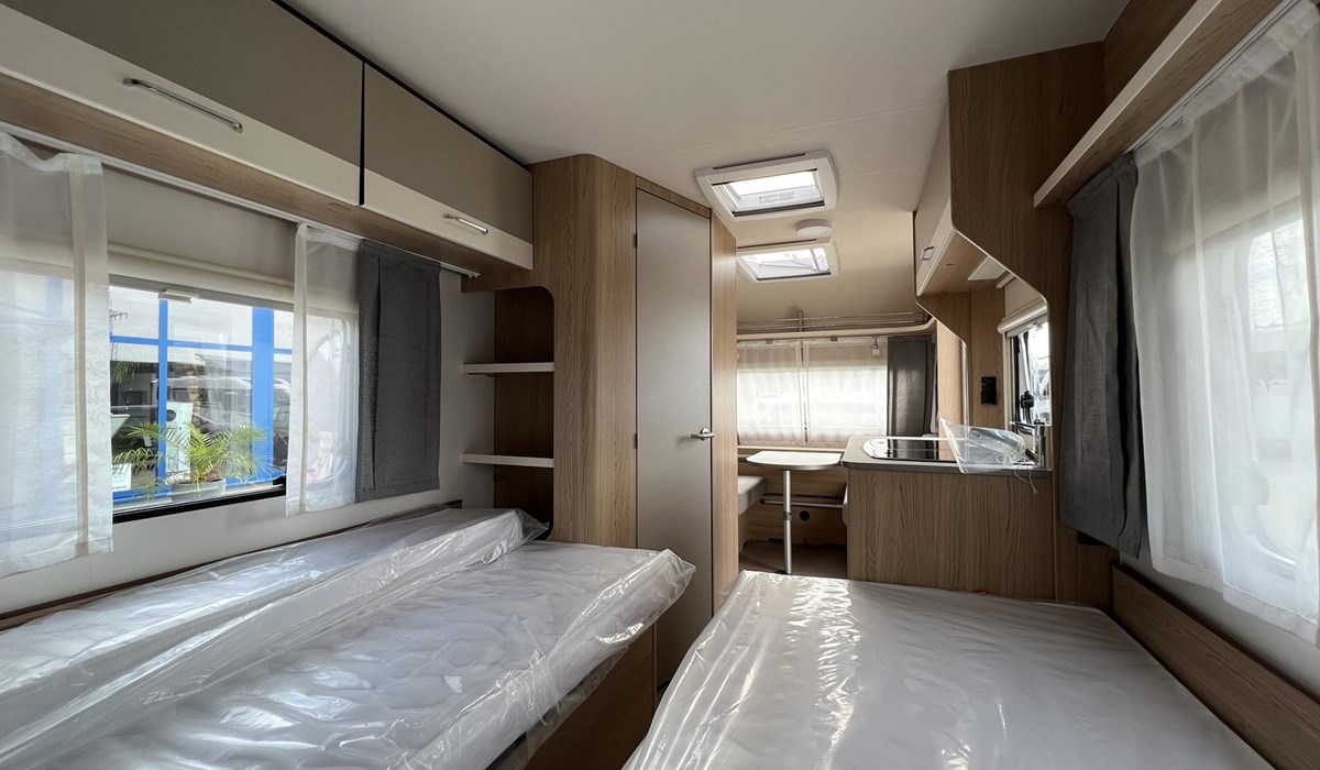 LMC Sassino 460 E Wohnwagen mieten - Einzelbetten